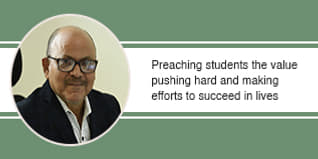 Preaching students the value pushing hard and making efforts to succeed in lives